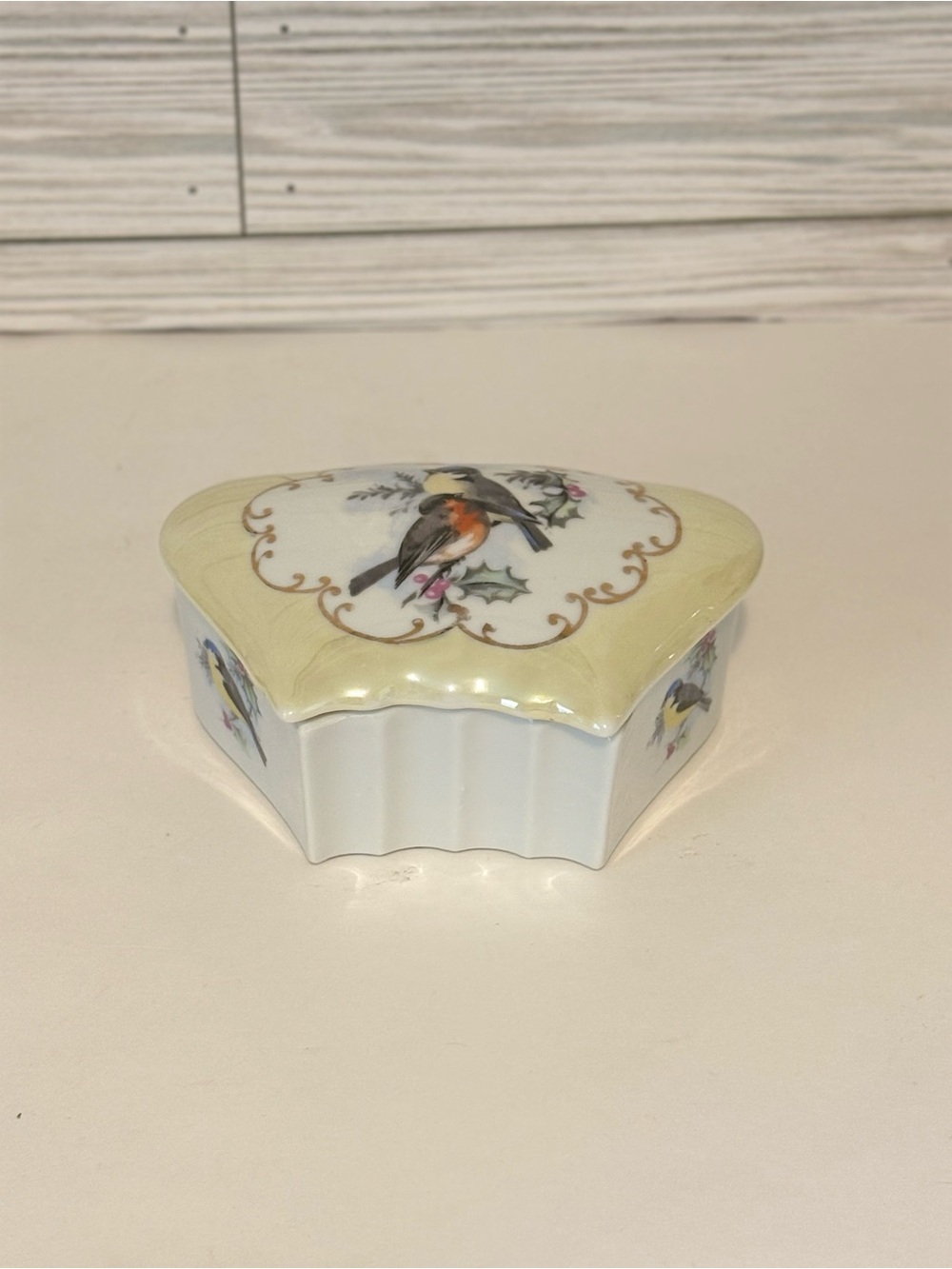 Vtg Fan Shaped Porcelain Bird Trinket Box Lidded Jewelry Dish Holly Berries MCM